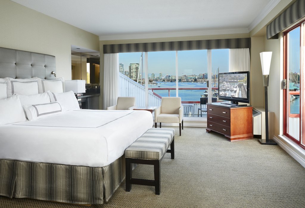 Vancouver hotel suite with waterfront view