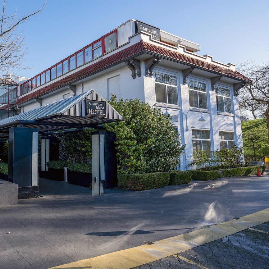 parking granville island hotel